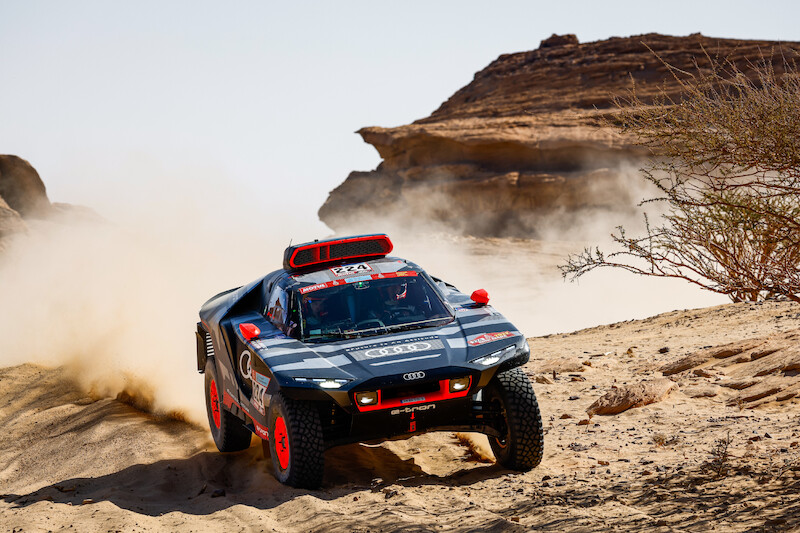 Audi RS Q e-tron na Rajdzie Dakar: udany start w nową erę czterech pierścieni