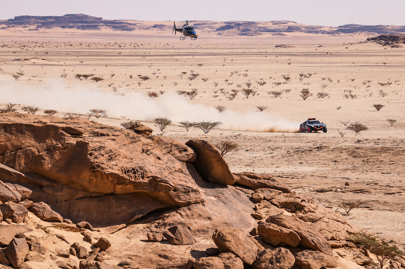 Audi RS Q e-tron na Rajdzie Dakar: udany start w nową erę czterech pierścieni