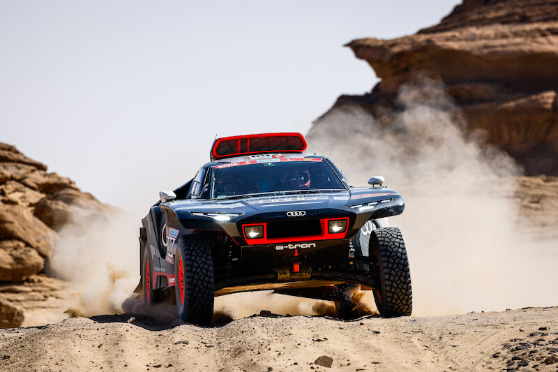 Audi RS Q e-tron na Rajdzie Dakar: udany start w nową erę czterech pierścieni