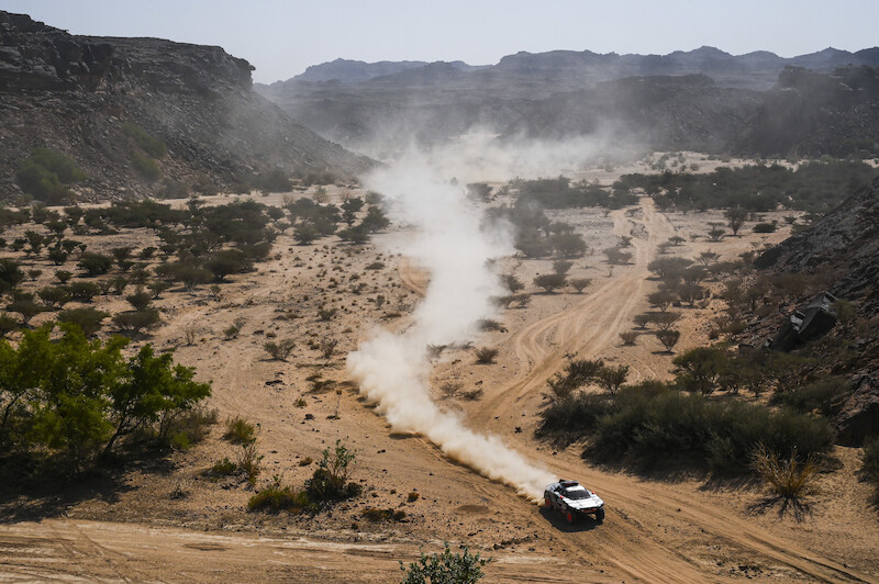 Audi RS Q e-tron na Rajdzie Dakar: udany start w nową erę czterech pierścieni
