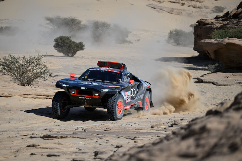 Audi RS Q e-tron na Rajdzie Dakar: udany start w nową erę czterech pierścieni