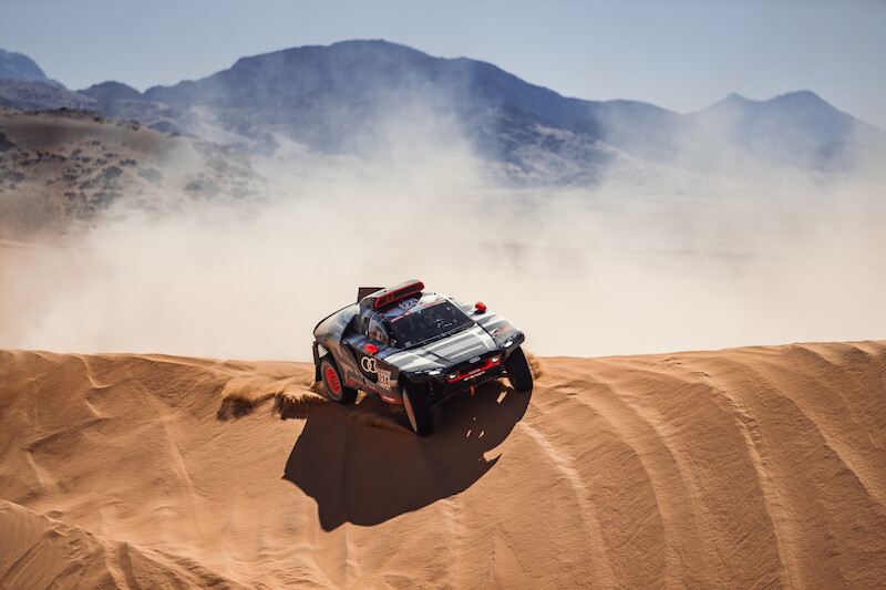 Audi RS Q e-tron na Rajdzie Dakar: udany start w nową erę czterech pierścieni