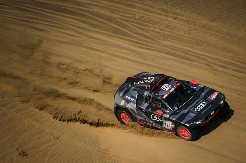 Audi RS Q e-tron na Rajdzie Dakar: udany start w nową erę czterech pierścieni
