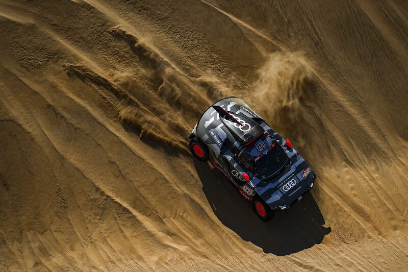 Audi RS Q e-tron na Rajdzie Dakar: udany start w nową erę czterech pierścieni