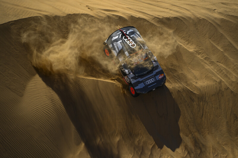 Audi RS Q e-tron na Rajdzie Dakar: udany start w nową erę czterech pierścieni
