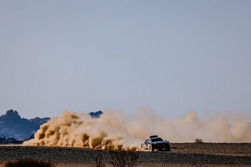 Audi RS Q e-tron na Rajdzie Dakar: udany start w nową erę czterech pierścieni