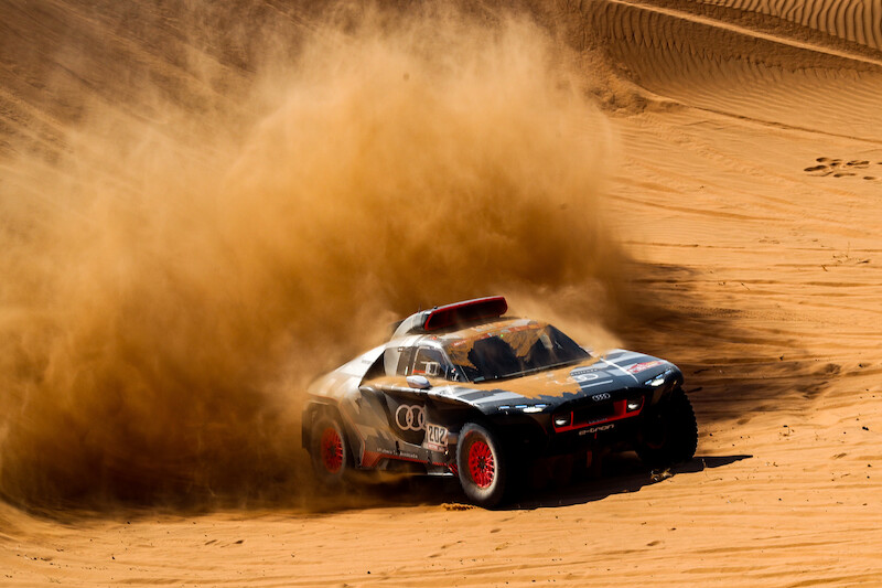 Audi RS Q e-tron na Rajdzie Dakar: udany start w nową erę czterech pierścieni