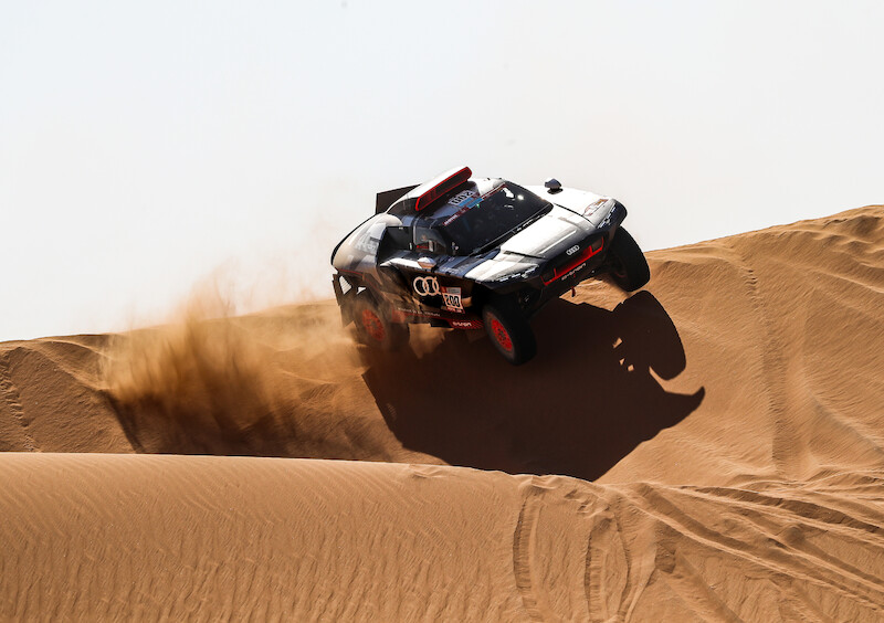 Audi RS Q e-tron na Rajdzie Dakar: udany start w nową erę czterech pierścieni