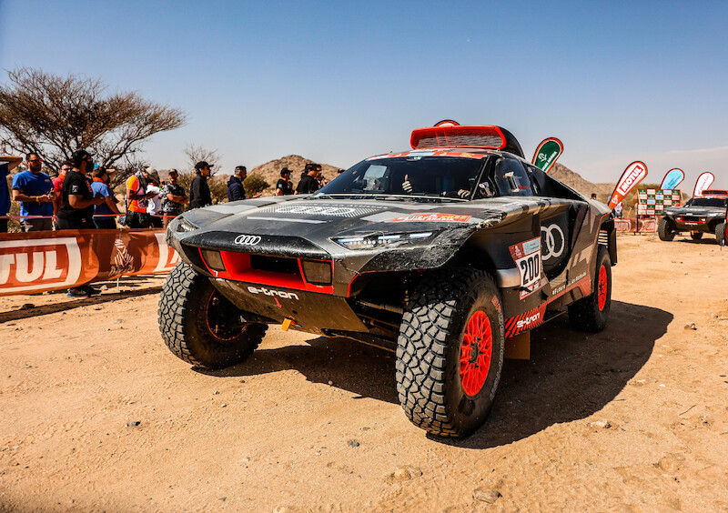 Audi RS Q e-tron na Rajdzie Dakar: udany start w nową erę czterech pierścieni