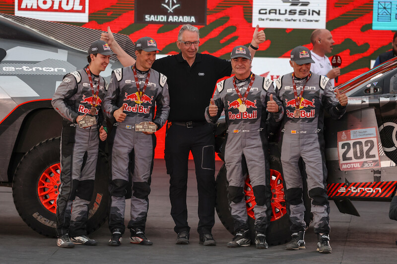 Audi RS Q e-tron na Rajdzie Dakar: udany start w nową erę czterech pierścieni