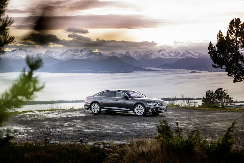 Wyostrzony design i innowacyjne rozwiązania techniczne flagowego modelu: udoskonalone Audi A8