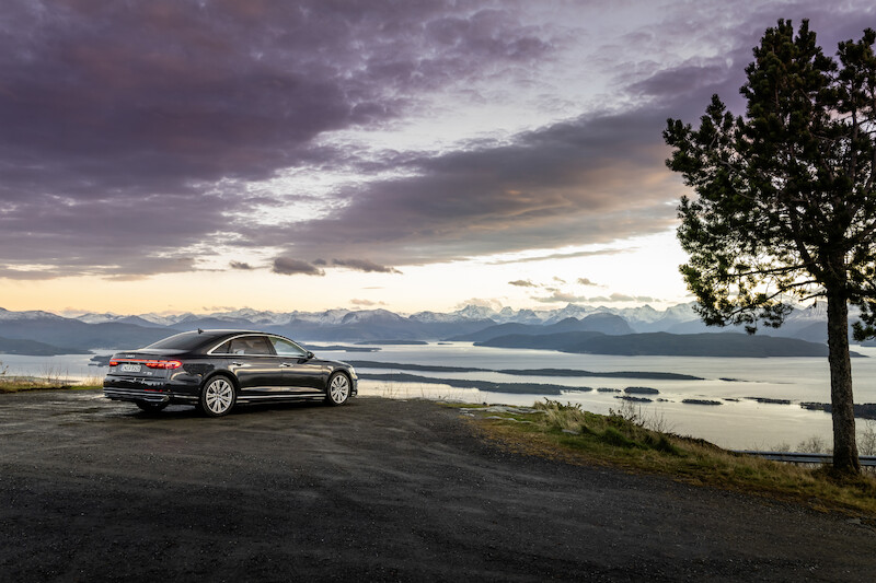 Wyostrzony design i innowacyjne rozwiązania techniczne flagowego modelu: udoskonalone Audi A8
