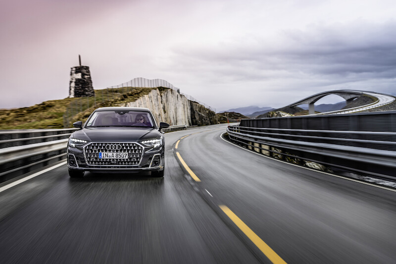 Wyostrzony design i innowacyjne rozwiązania techniczne flagowego modelu: udoskonalone Audi A8