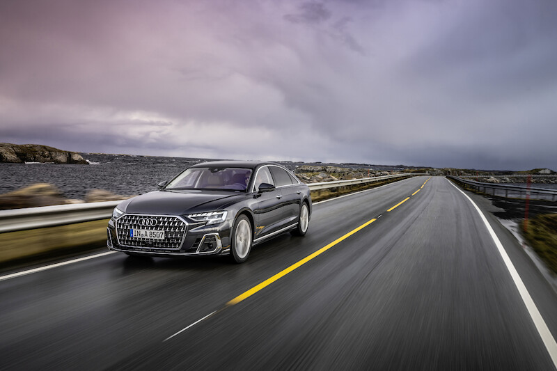 Wyostrzony design i innowacyjne rozwiązania techniczne flagowego modelu: udoskonalone Audi A8
