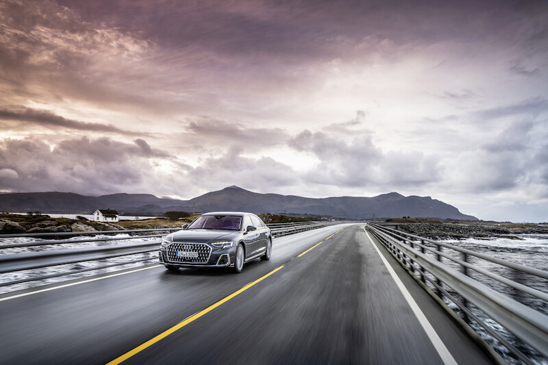 Wyostrzony design i innowacyjne rozwiązania techniczne flagowego modelu: udoskonalone Audi A8