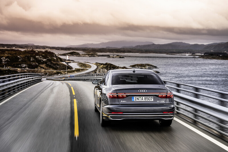 Wyostrzony design i innowacyjne rozwiązania techniczne flagowego modelu: udoskonalone Audi A8
