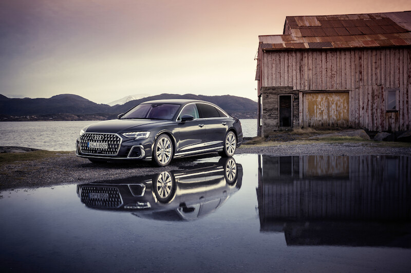 Wyostrzony design i innowacyjne rozwiązania techniczne flagowego modelu: udoskonalone Audi A8