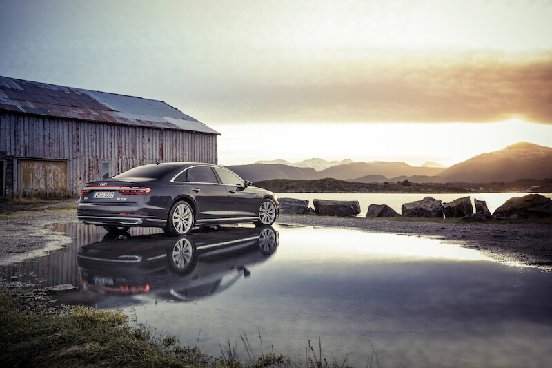 Wyostrzony design i innowacyjne rozwiązania techniczne flagowego modelu: udoskonalone Audi A8