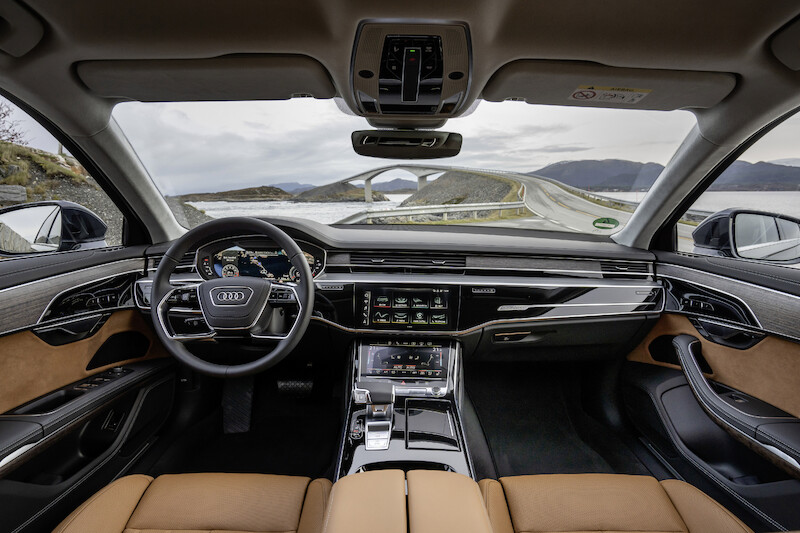 Wyostrzony design i innowacyjne rozwiązania techniczne flagowego modelu: udoskonalone Audi A8