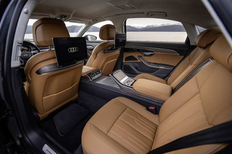 Wyostrzony design i innowacyjne rozwiązania techniczne flagowego modelu: udoskonalone Audi A8