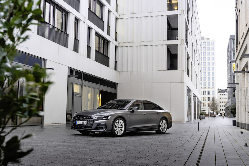 Wyostrzony design i innowacyjne rozwiązania techniczne flagowego modelu: udoskonalone Audi A8