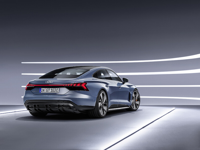 Audi e-tron GT najlepszym samochodem klasy wyższej w plebiscycie Moto Awards 2021