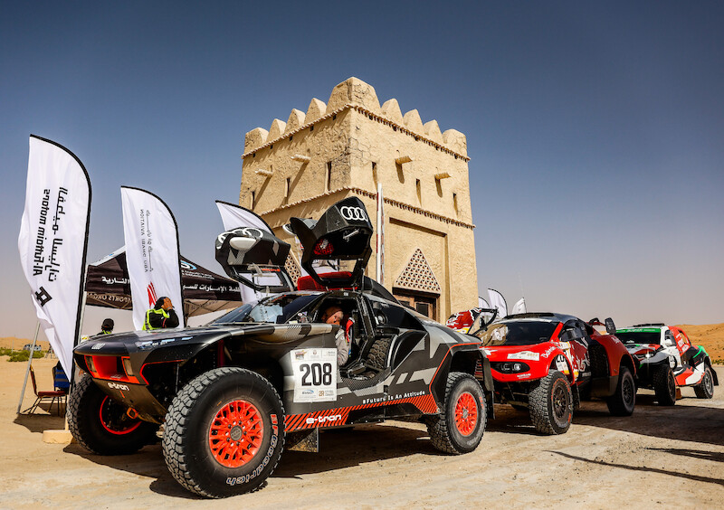 Pierwsze pustynne zwycięstwo! Audi RS Q e-tron wygrywa Rajd Abu Dhabi