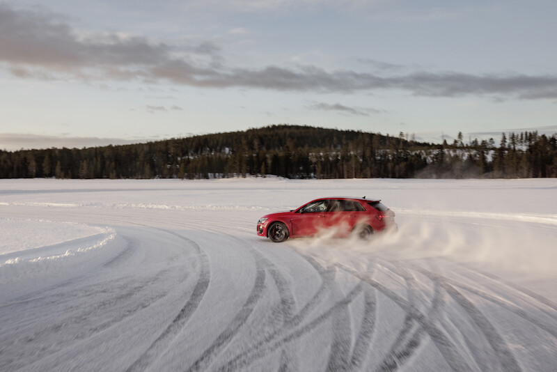 Audi RS 3: taniec na śniegu