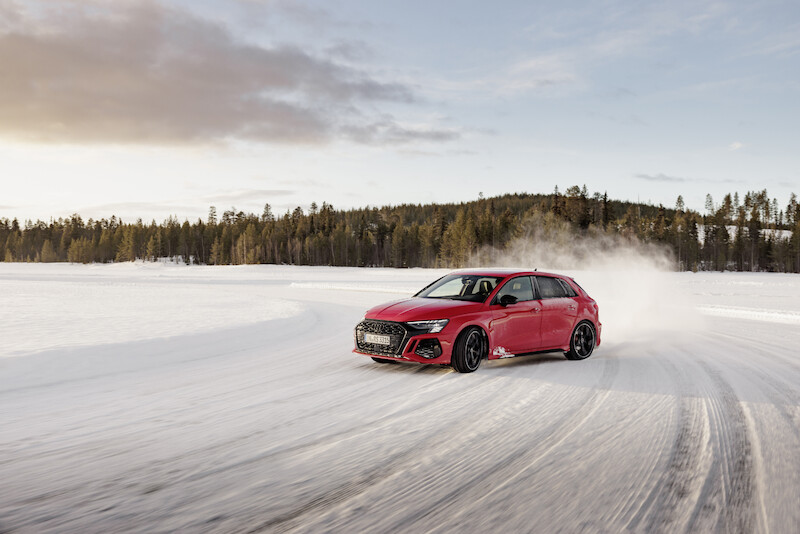 Audi RS 3: taniec na śniegu