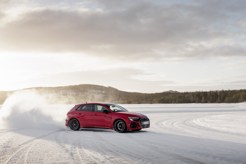 Audi RS 3: taniec na śniegu
