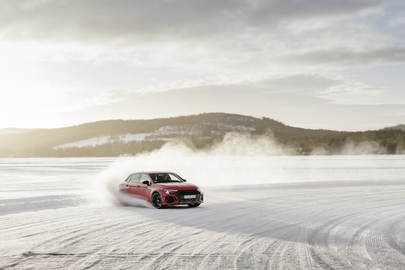Audi RS 3: taniec na śniegu