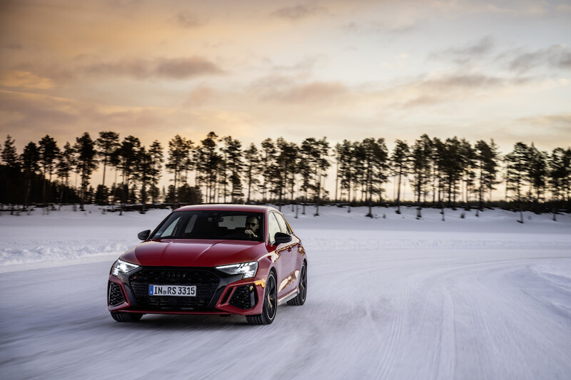 Audi RS 3: taniec na śniegu