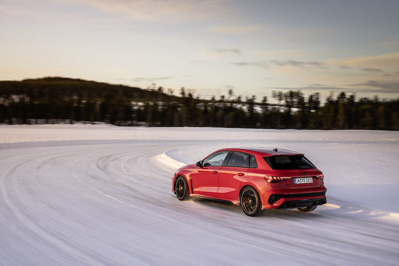 Audi RS 3: taniec na śniegu