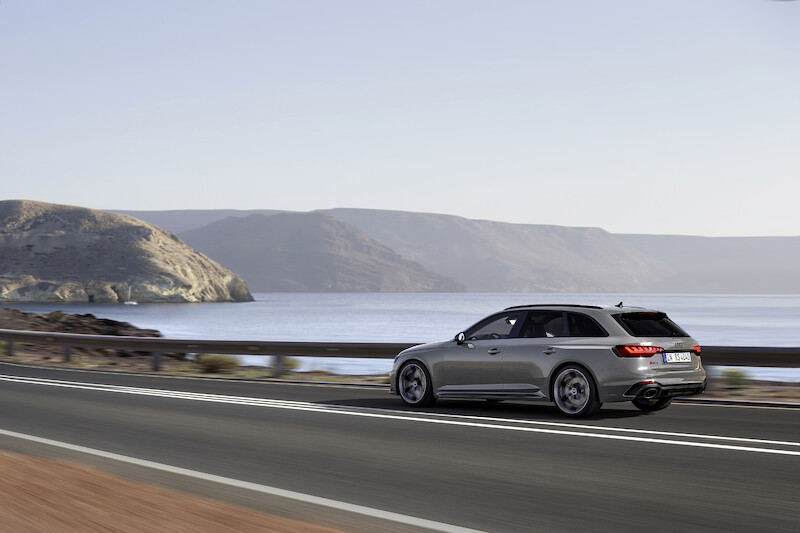 Emocje na najwyższych obrotach: nowe pakiety Competition dla Audi RS 4 Avant i Audi RS 5