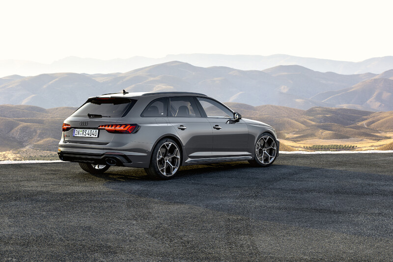 Emocje na najwyższych obrotach: nowe pakiety Competition dla Audi RS 4 Avant i Audi RS 5