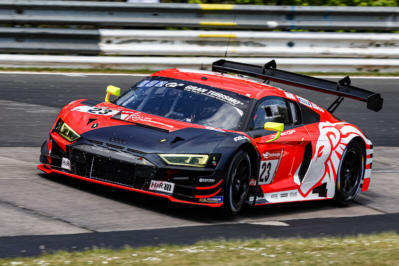 Audi triumfuje w jubileuszowym 24-godzinnym wyścigu na Nürburgring