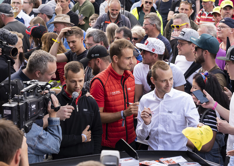 Audi triumfuje w jubileuszowym 24-godzinnym wyścigu na Nürburgring