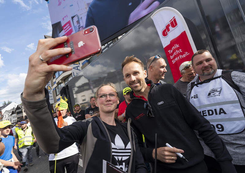 Audi triumfuje w jubileuszowym 24-godzinnym wyścigu na Nürburgring