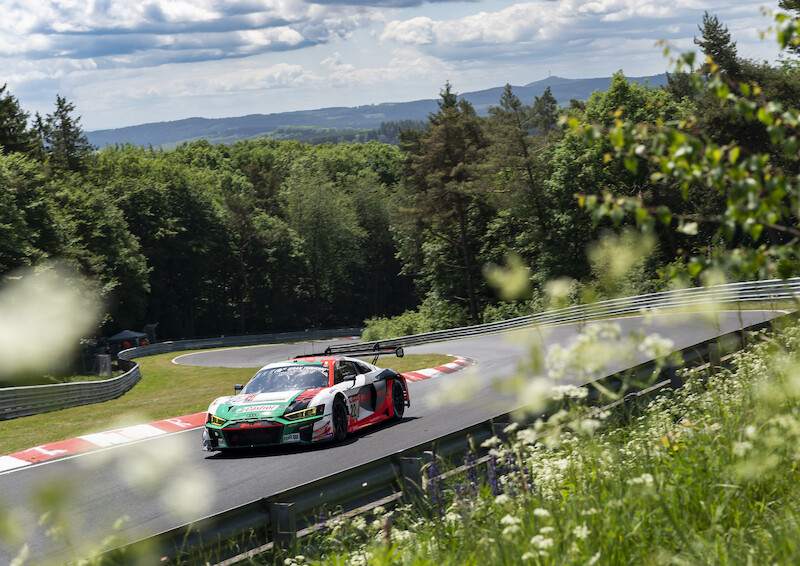 Audi triumfuje w jubileuszowym 24-godzinnym wyścigu na Nürburgring