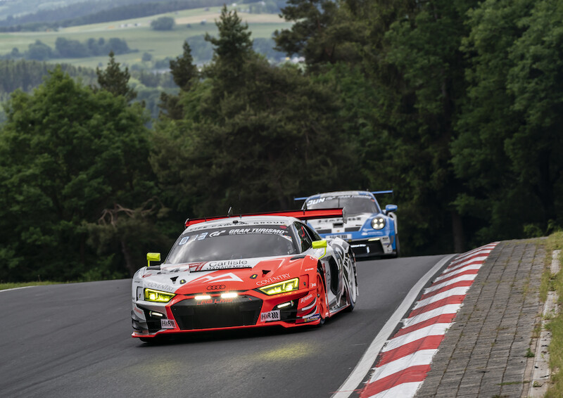 Audi triumfuje w jubileuszowym 24-godzinnym wyścigu na Nürburgring