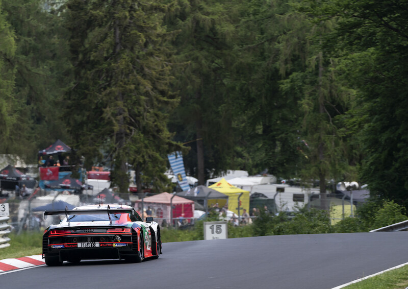 Audi triumfuje w jubileuszowym 24-godzinnym wyścigu na Nürburgring