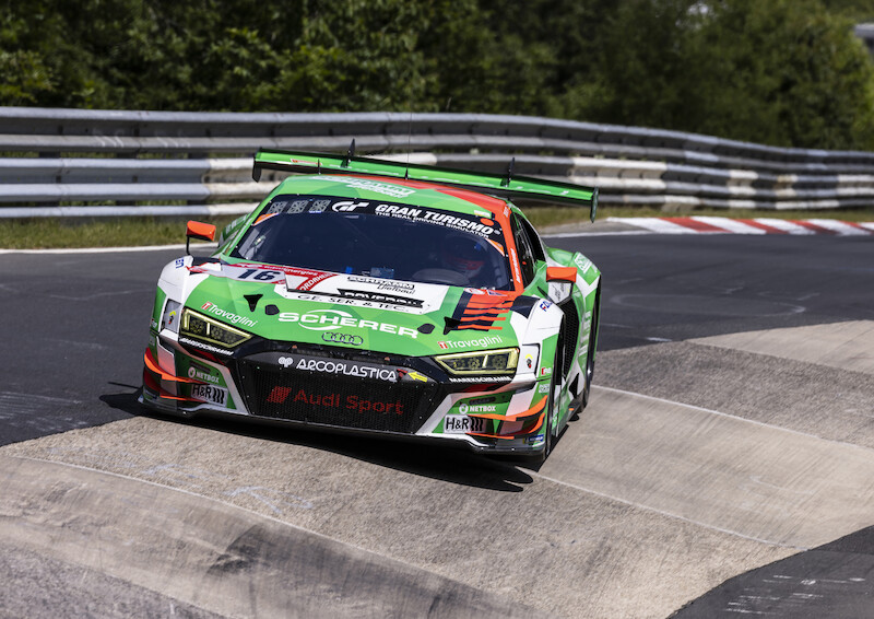 Audi triumfuje w jubileuszowym 24-godzinnym wyścigu na Nürburgring