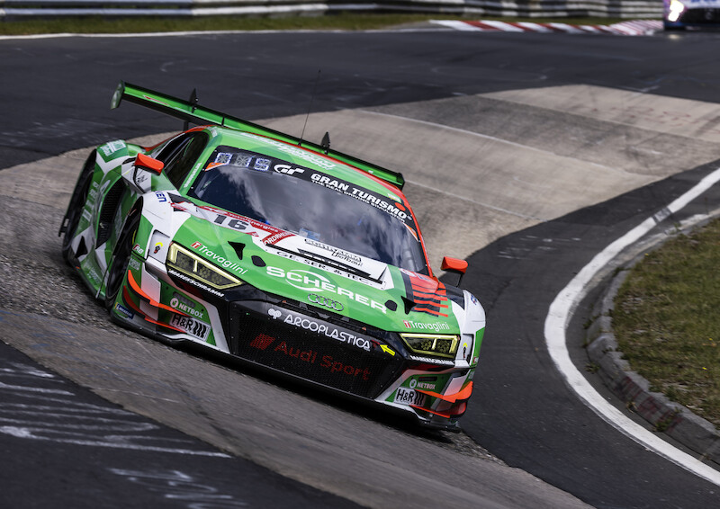 Audi triumfuje w jubileuszowym 24-godzinnym wyścigu na Nürburgring