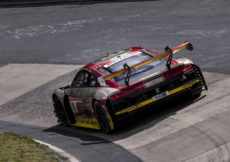 Audi triumfuje w jubileuszowym 24-godzinnym wyścigu na Nürburgring