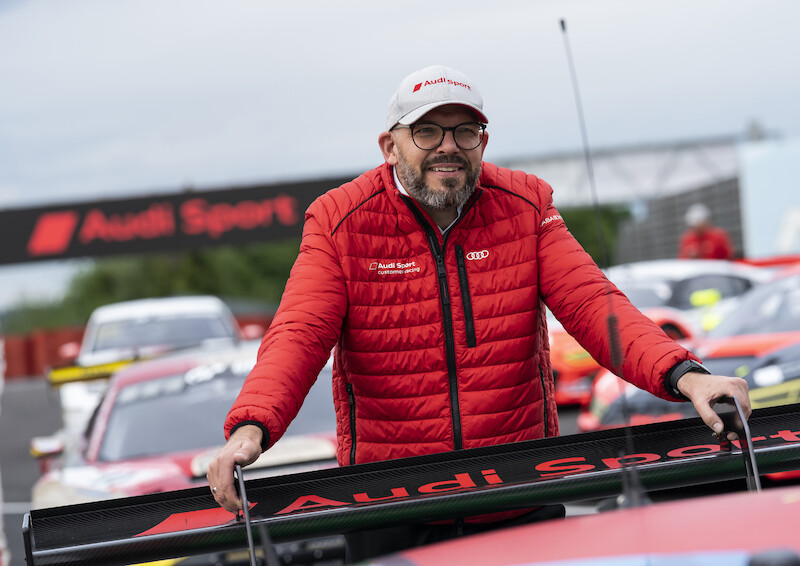 Audi triumfuje w jubileuszowym 24-godzinnym wyścigu na Nürburgring