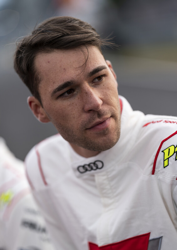 Audi triumfuje w jubileuszowym 24-godzinnym wyścigu na Nürburgring