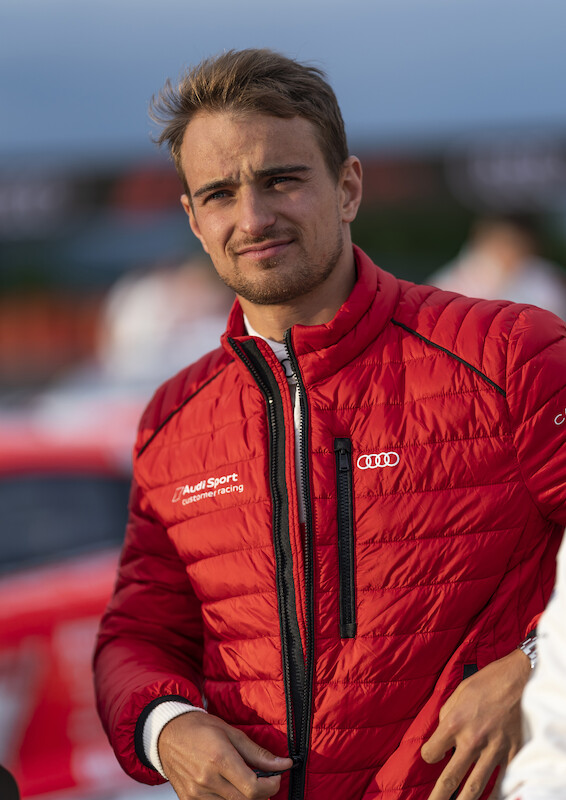 Audi triumfuje w jubileuszowym 24-godzinnym wyścigu na Nürburgring