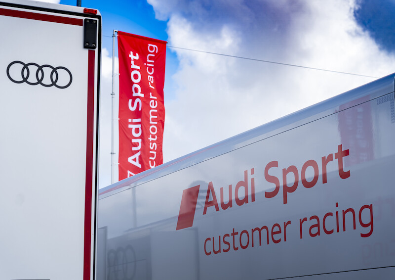 Audi triumfuje w jubileuszowym 24-godzinnym wyścigu na Nürburgring