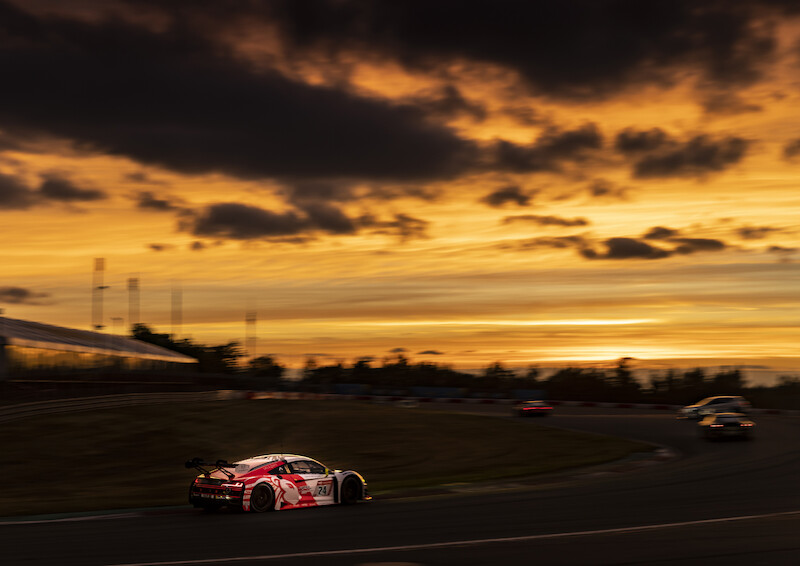Audi triumfuje w jubileuszowym 24-godzinnym wyścigu na Nürburgring