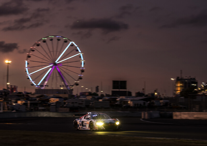 Audi triumfuje w jubileuszowym 24-godzinnym wyścigu na Nürburgring